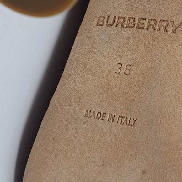 Burberry Goodall 105 Kiltie Fringe Leather Point Toe Pumps Heels 8 US 38 EU - Picture 3 of 16